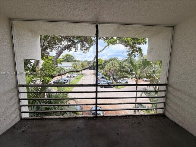 Building Photo - 4205 N University Dr