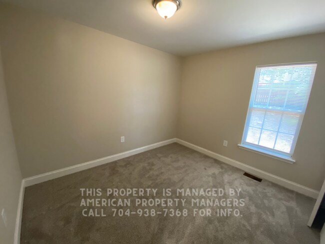 Building Photo - 1176 Lombardi St