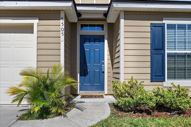 Building Photo - Spacious 4 Bedroom in Fast Growing Nassau County!