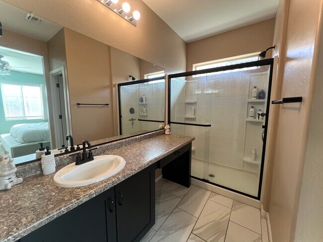 Building Photo - 2126 N Marketside Ave