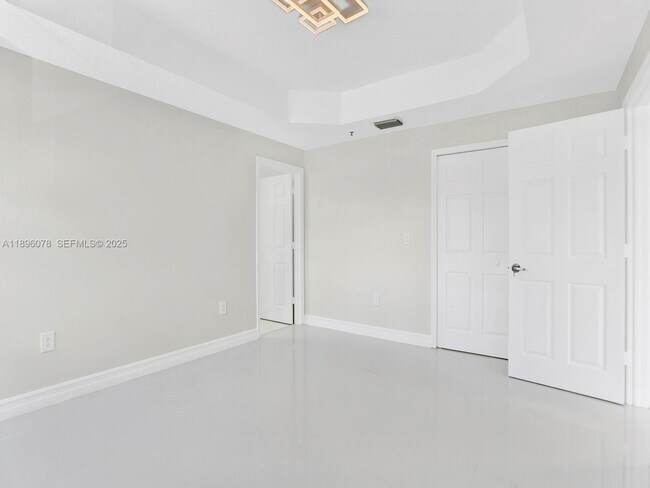 Building Photo - 6420 NW 114th Ave