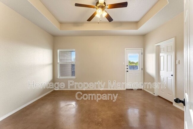 Building Photo - 2541 Pahmeyer Rd
