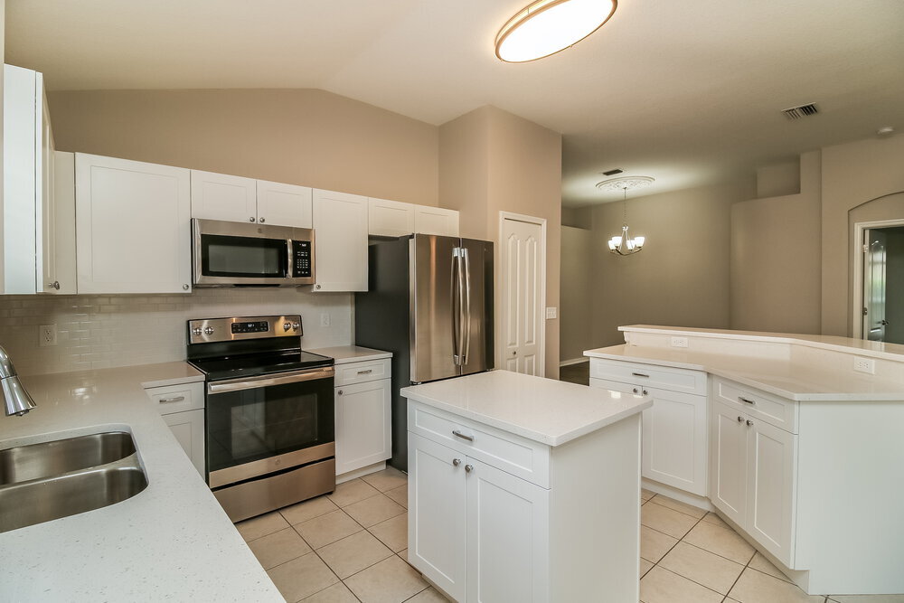 Building Photo - 1465 Lake Shore Ranch Dr