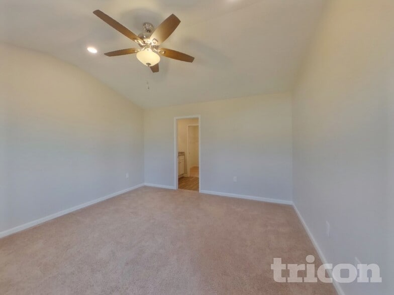 Building Photo - 315 Kenyon Dr