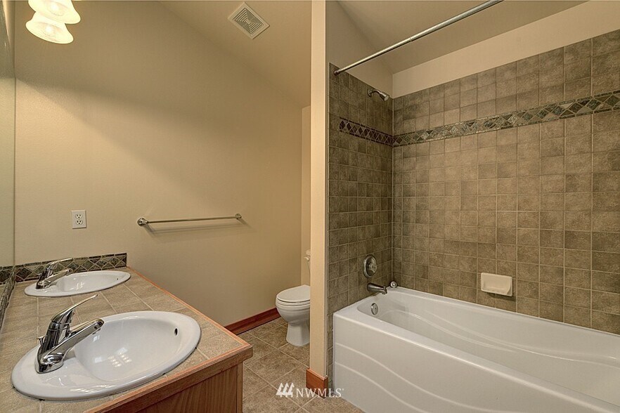 Building Photo - 1108 NW 56th St