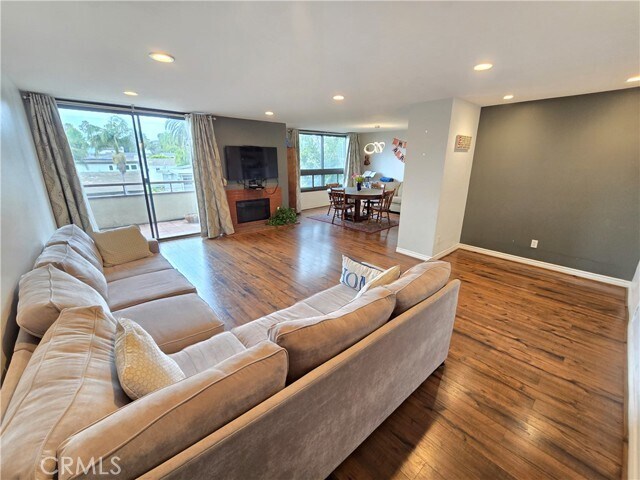 Building Photo - 8828 Pershing Dr