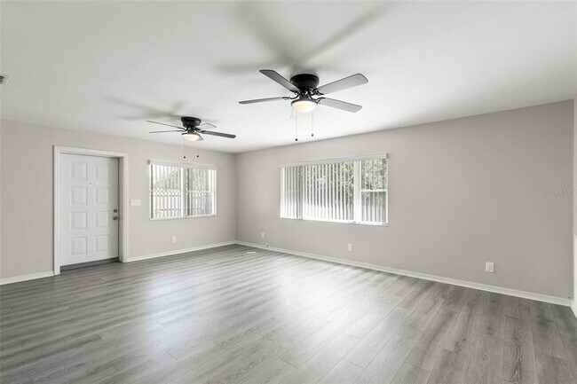 Building Photo - 5546 5th St S