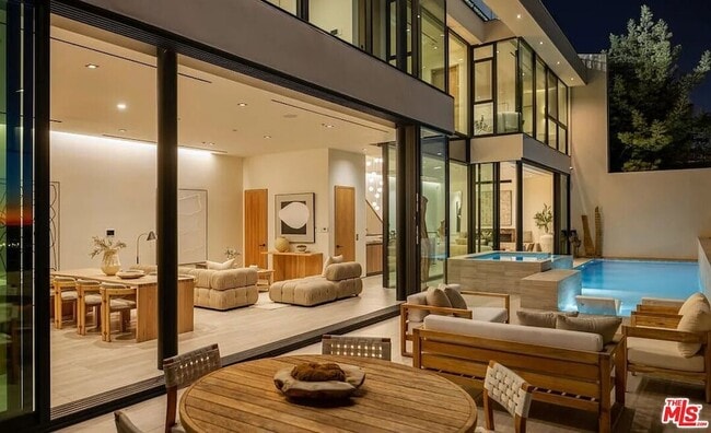 Building Photo - 8765 Hollywood Blvd