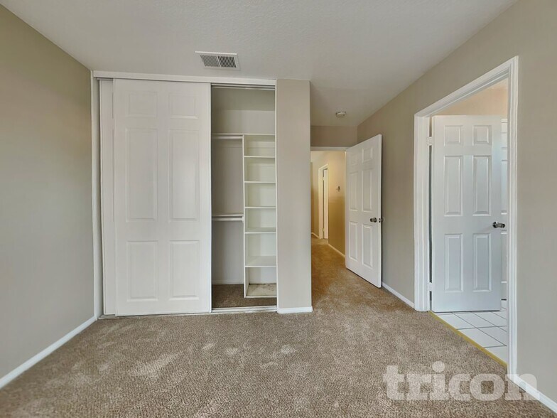 Building Photo - 44238 Gillan Ave