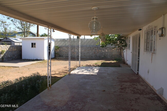 Building Photo - 5613 Wadsworth Ave