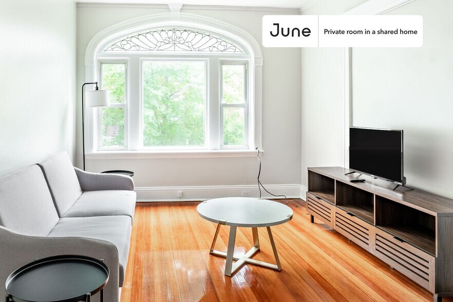 Building Photo - Room in Shared 4 bed/2 bath home in Brookline