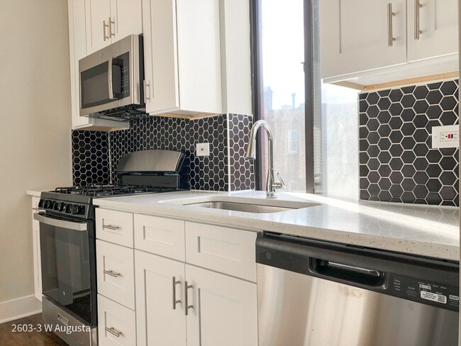 Building Photo - 2603 W Augusta Blvd