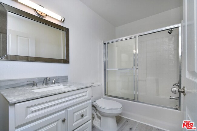 Building Photo - 4501 Cedros Ave