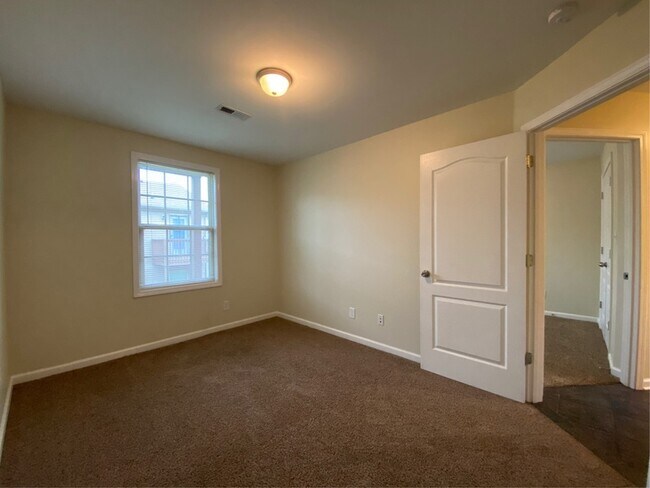 Building Photo - 505-H Havendale Ct