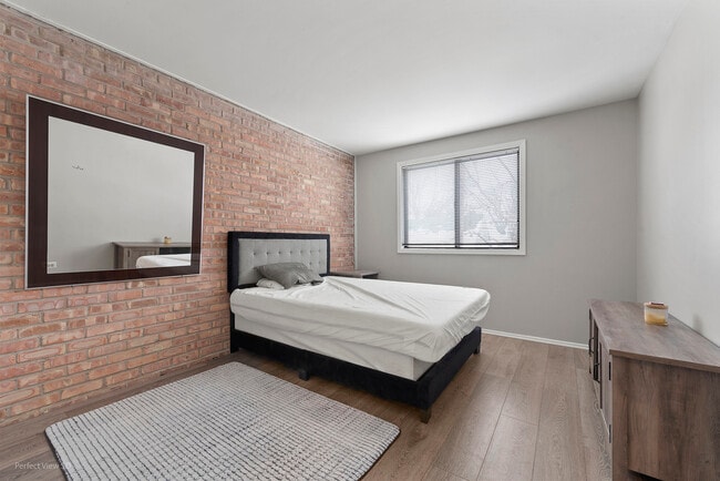 Building Photo - 1750 Henley St