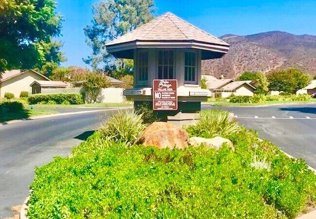 Building Photo - 1652 Pala Lake Dr