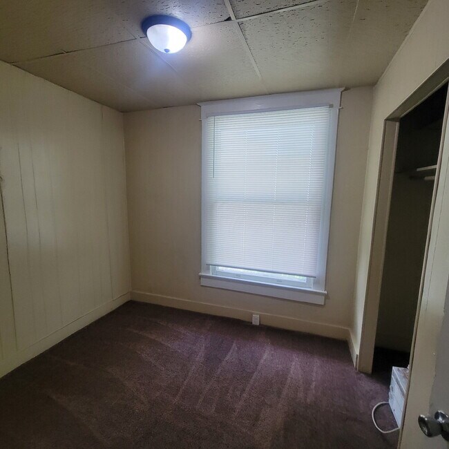Building Photo - Christian Park 3BR/2BA House w/Fenced Backyard!