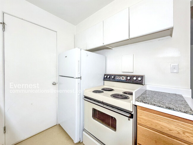 Building Photo - 4709 40th Ave NE