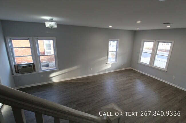 Building Photo - 421 Bridgeboro St