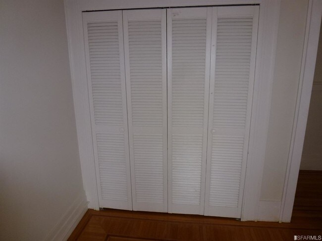 Building Photo - 1111 Jones St