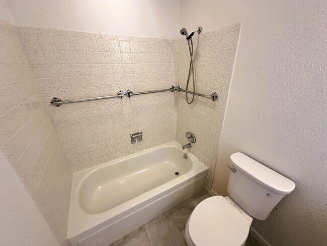 Building Photo - Completely Remodeled 4 Bed Home With Finis...
