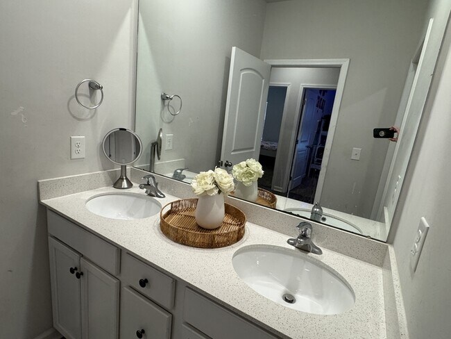 Building Photo - 124 Blackburn Trace