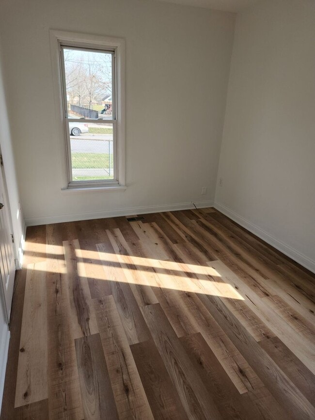 Building Photo - 264 N Jackson St