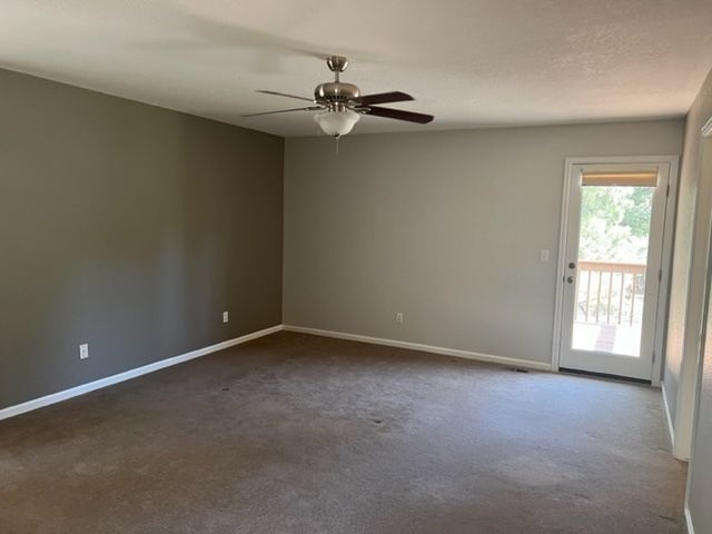 Building Photo - Stunning 6 Bed, 3 Bath Home in the Country!