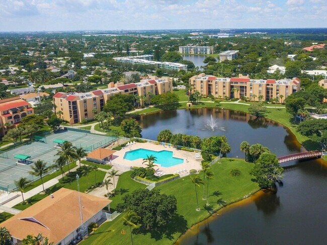 Building Photo - 450 Egret Cir