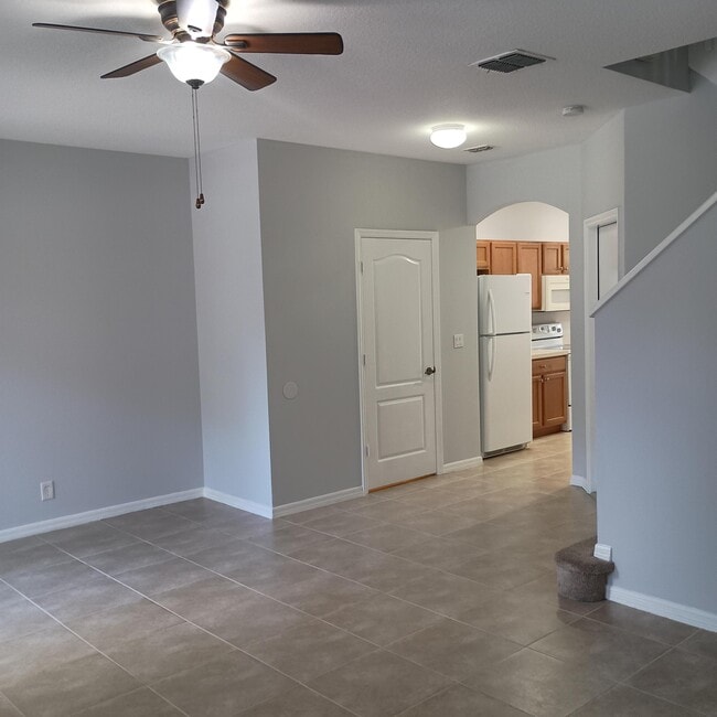 Building Photo - 2410 SE Santos Dr