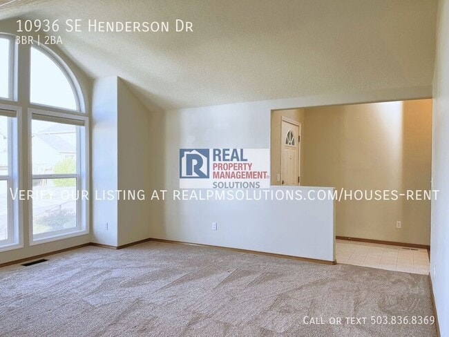 Building Photo - 10936 SE Henderson Dr