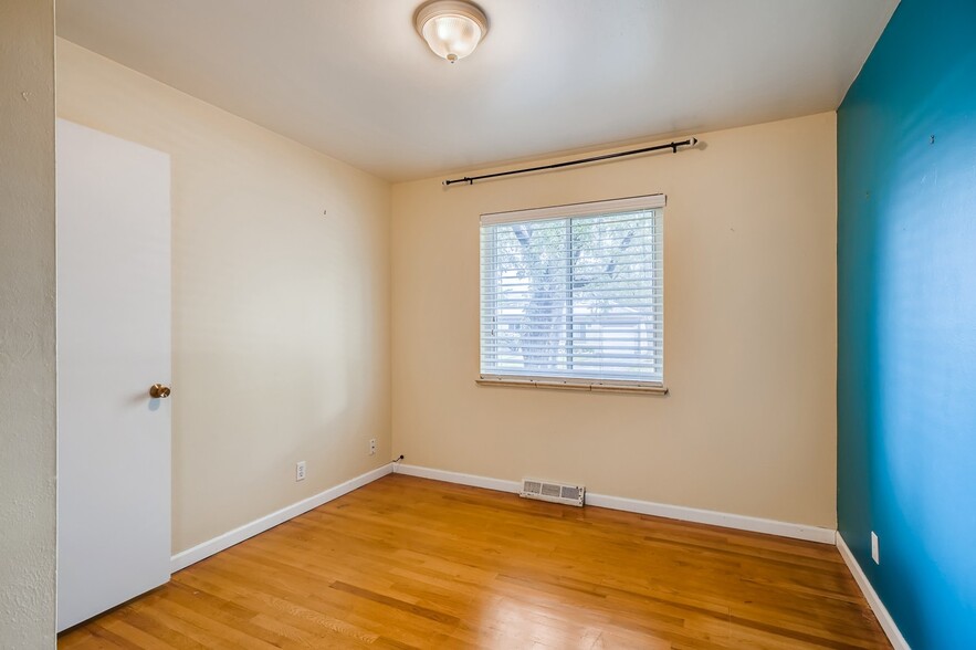 Building Photo - 1275 S Fenton St