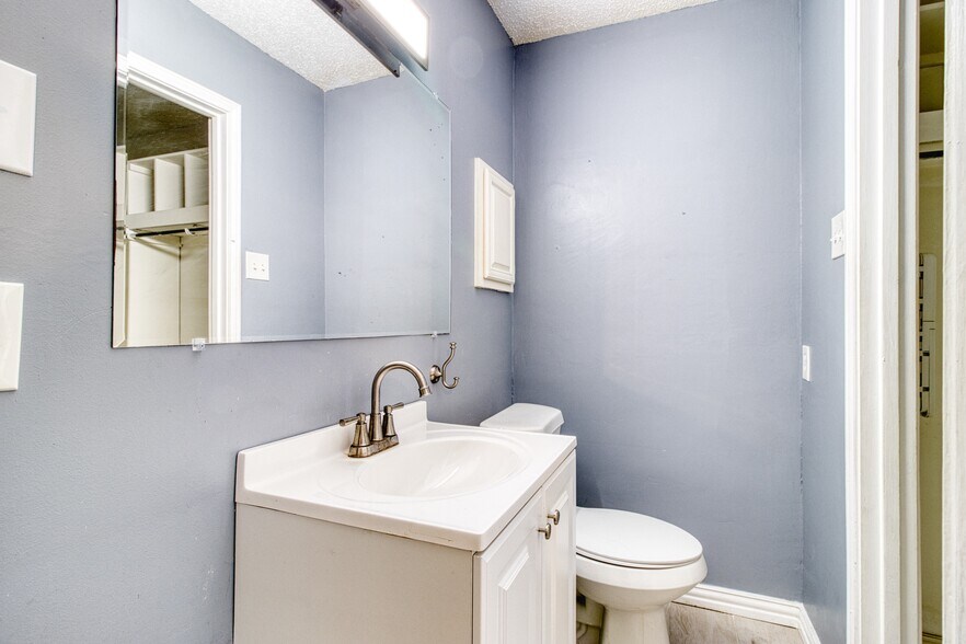 Building Photo - 3641 W Northgate Dr