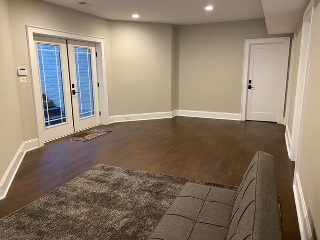 Building Photo - 2044 Great Falls St