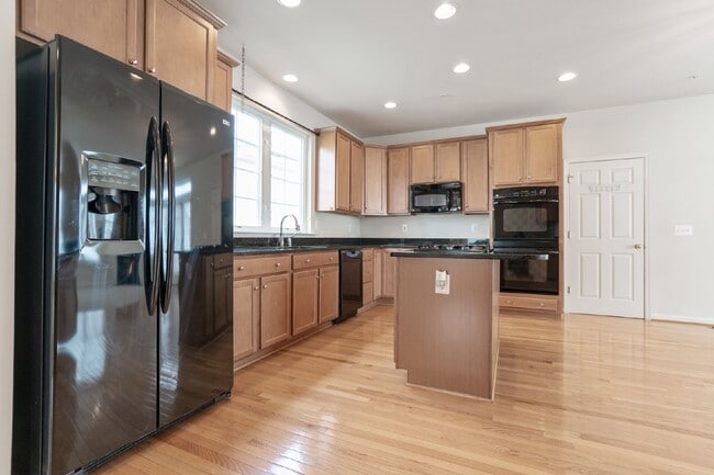 Building Photo - 9800 Traver St
