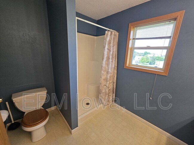 Building Photo - 1138 White Ivy Pl NE