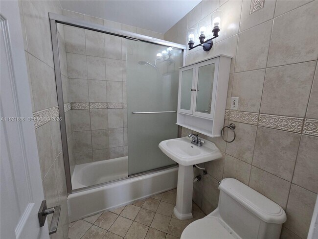 Building Photo - 8105 SW 17th Terrace