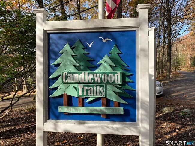 Building Photo - 14 Club Dr