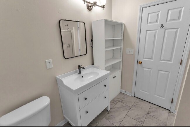 Building Photo - 203 Twin Tree Dr
