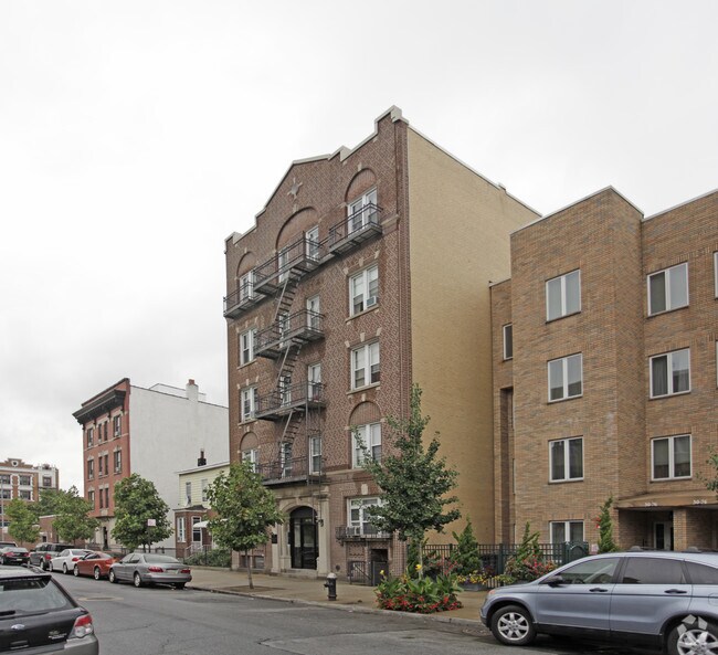 Primary Photo - 30-78 38th St