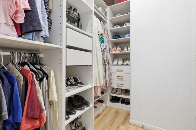 Building Photo - 23207 Verona View Ln