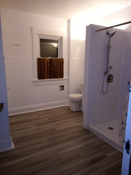 Building Photo - 364 S 10th St