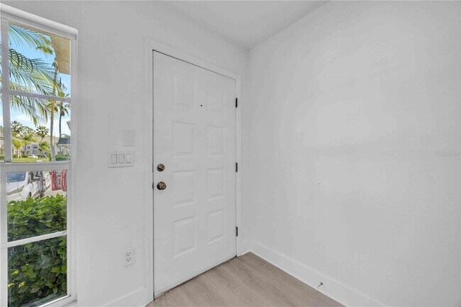 Building Photo - 727 Kensington Lake Cir