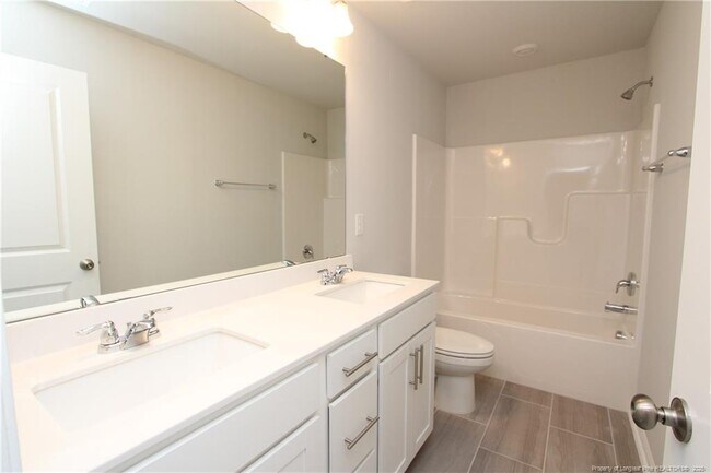 Building Photo - 510 Light Oak Wy