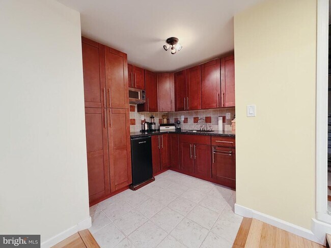 Building Photo - 1317 Mettler Rd