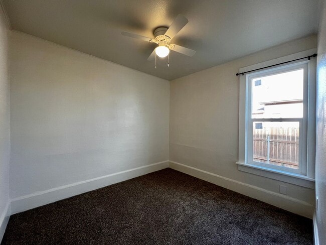 Building Photo - Non refundable and security deposit total:...
