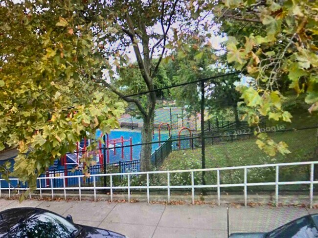 Building Photo - 151 Bleecker St