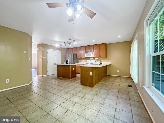 Building Photo - 12402 Everest Peak Ln