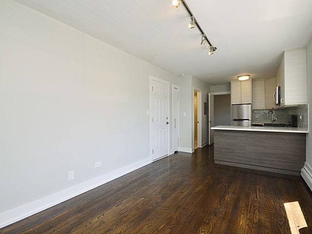 Primary Photo - One Bed Apartment in the heart of Edgewater