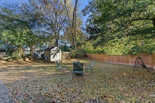 Building Photo - 693 Glenwood Ave SE